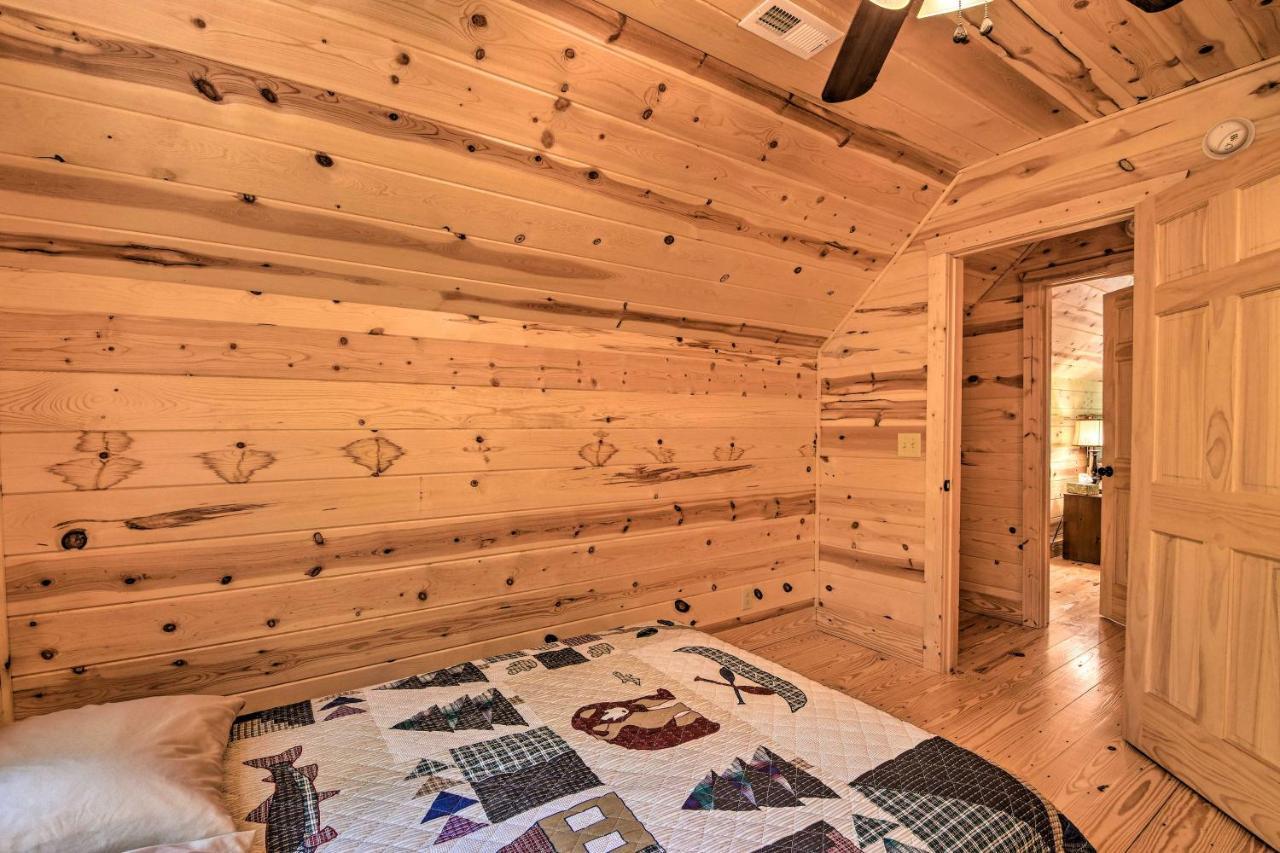 Secluded Cabin With Deck 13 Miles To Downtown Murphy Exterior photo